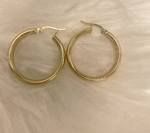 Load image into Gallery viewer, 14k Italian Yellow Gold 5MM Round Hollow Hoop Earrings Snap Back Closure Thick Lightweight Medium Classic Hoops | 2.3 Grams